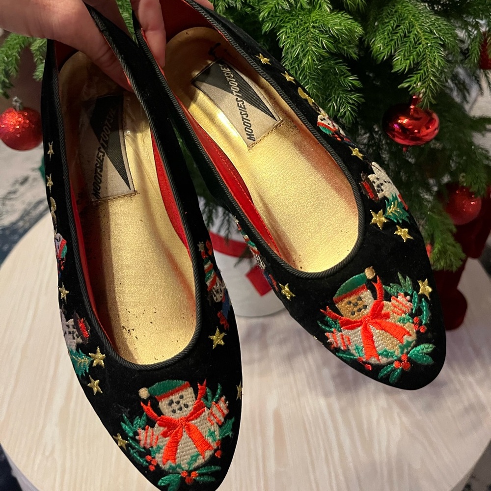 Mootsies Tootsies Black Flats with Holiday Embroidery